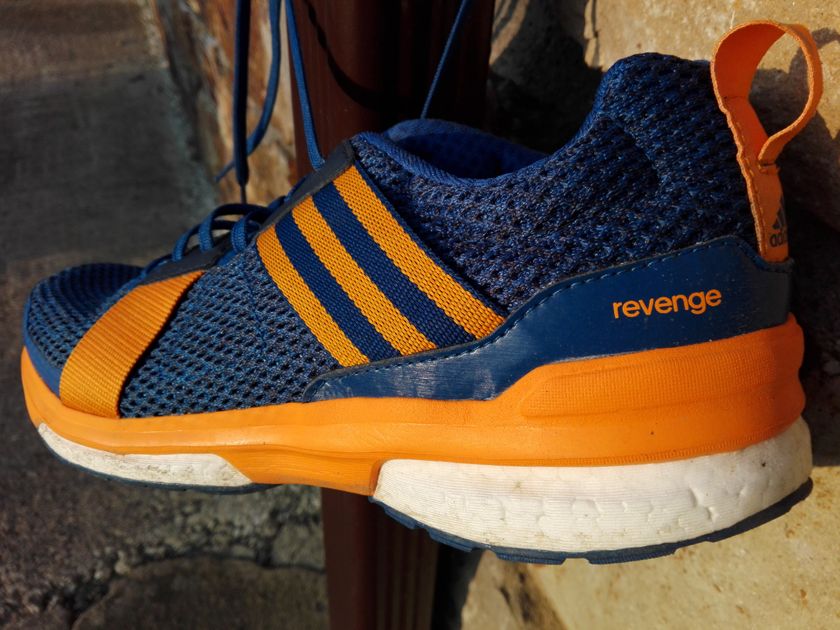 Extremistas Mensurable Escándalo Adidas Revenge Boost 2: características y opiniones - Zapatillas running |  Runnea
