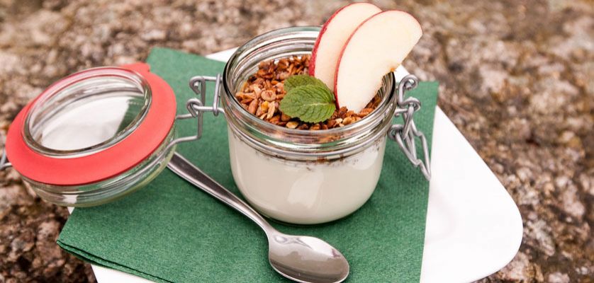 Beneficios Del Yogurt: ¿En Qué Te Ayuda Tomarte Uno Al Día?