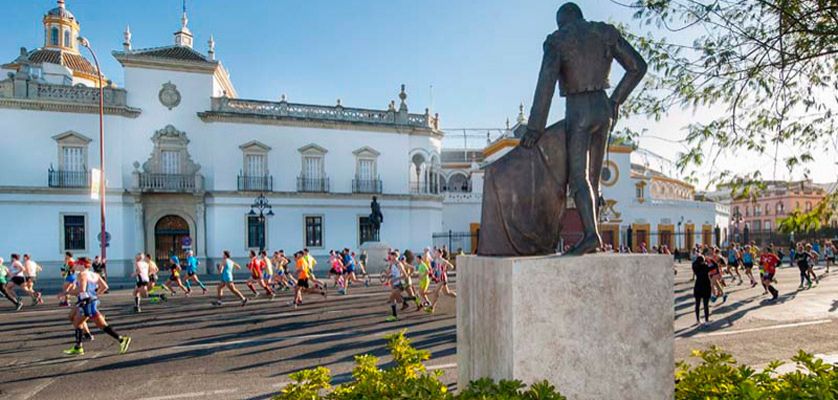 New Balance en el Maratón de Sevilla, programa completo de actividades en la feria del corredor