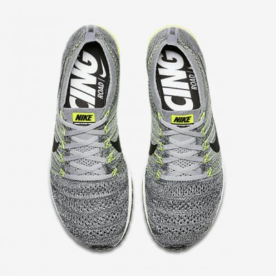 Tamano relativo Representación callejón Nike Zoom Flyknit Streak: características y opiniones - Zapatillas running  | Runnea