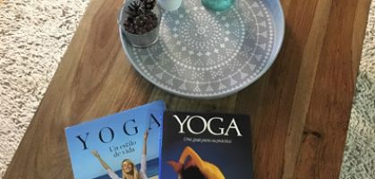 6 posturas y ejercicios de yoga para hacer en casa 