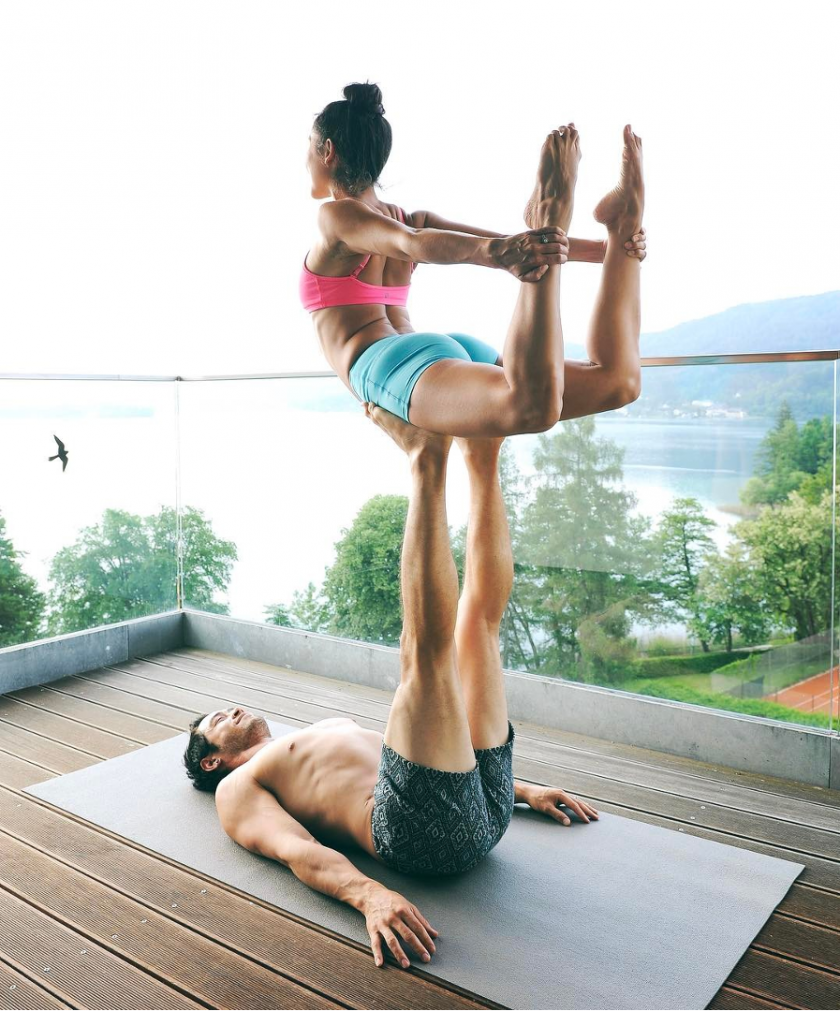 Yoga-Haltung-Paar