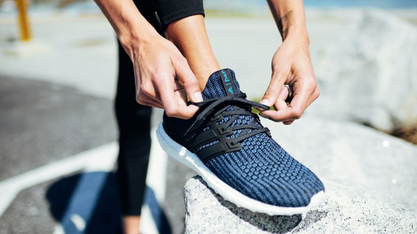Adidas Ultra Boost Parley: y - Zapatillas running Runnea
