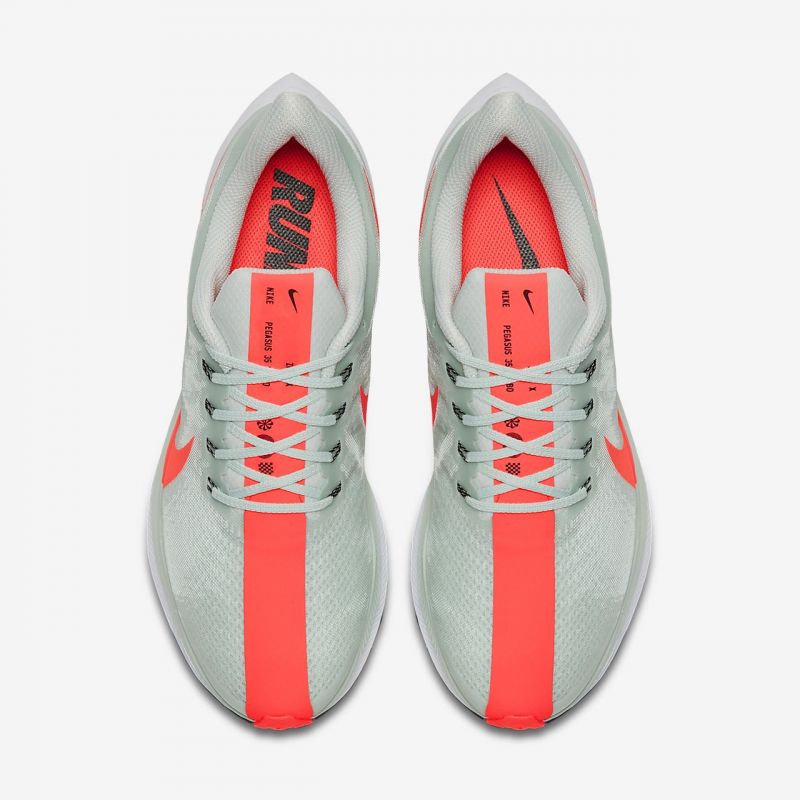 Aditivo barrer Mirar fijamente Nike Zoom Pegasus Turbo: características y opiniones - Zapatillas running |  Runnea