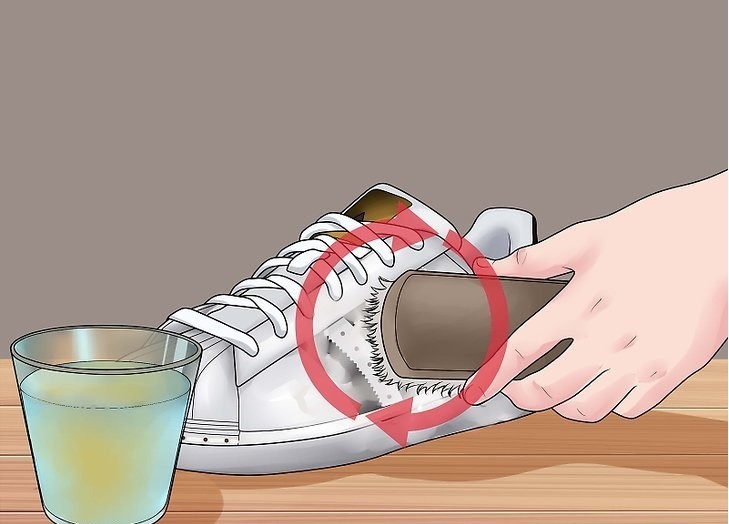 Pulire le Sneakers bianche spazzola per scarpe da ginnastica bianche