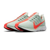  Olhando para o Nike Pegasus Turbo, colocamos a nós próprios a seguinte questão: Existe algo como o sapatilha de running perfeito?