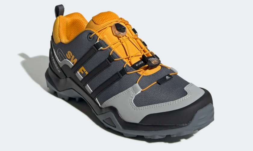 Adidas Terrex R2: características y opiniones - Zapatillas trekking Runnea