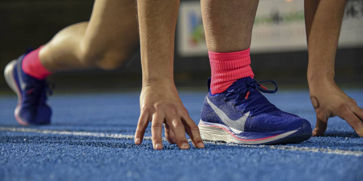 Unión Memorándum Inmersión Nike Zoom Vaporfly 4% Flyknit: características y opiniones - Zapatillas  running | Runnea
