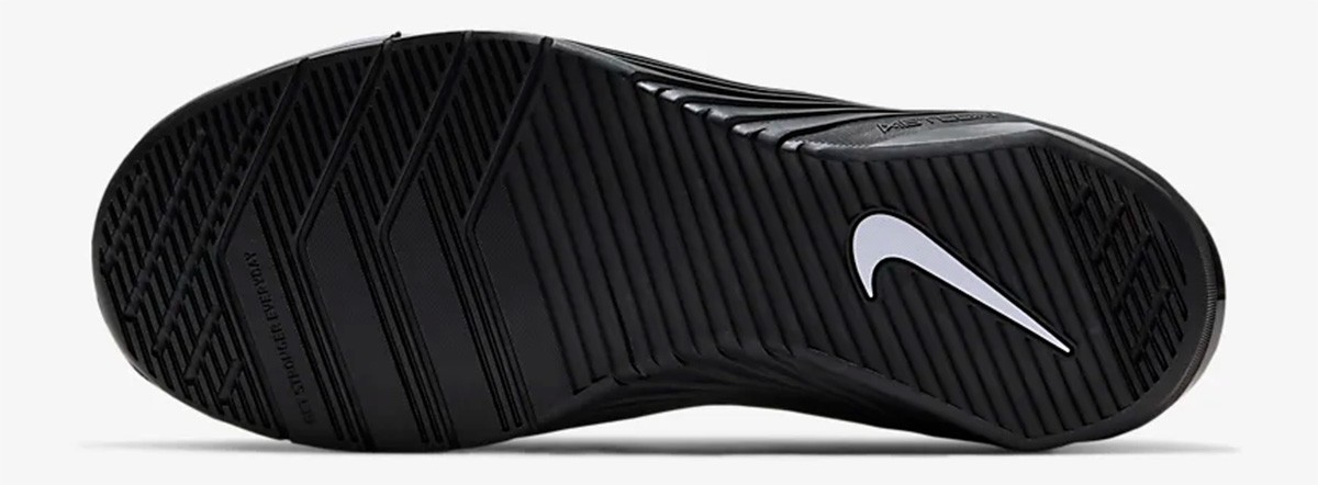 Nike React Mecton, suela de goma para mejorar agarre y tracción - foto 3
