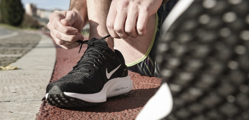 reunirse Excavación Antorchas Nike Air Zoom Vomero 15: características y opiniones - Zapatillas running |  Runnea