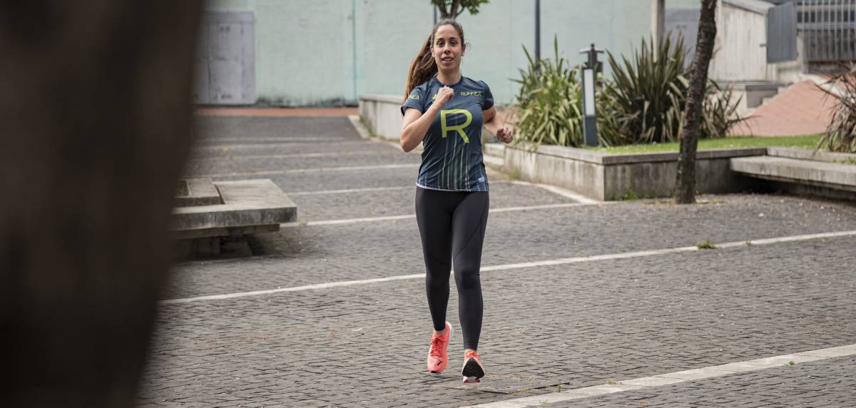 Empezar a correr desde cero: Guía para mujeres corredoras, pie femenino