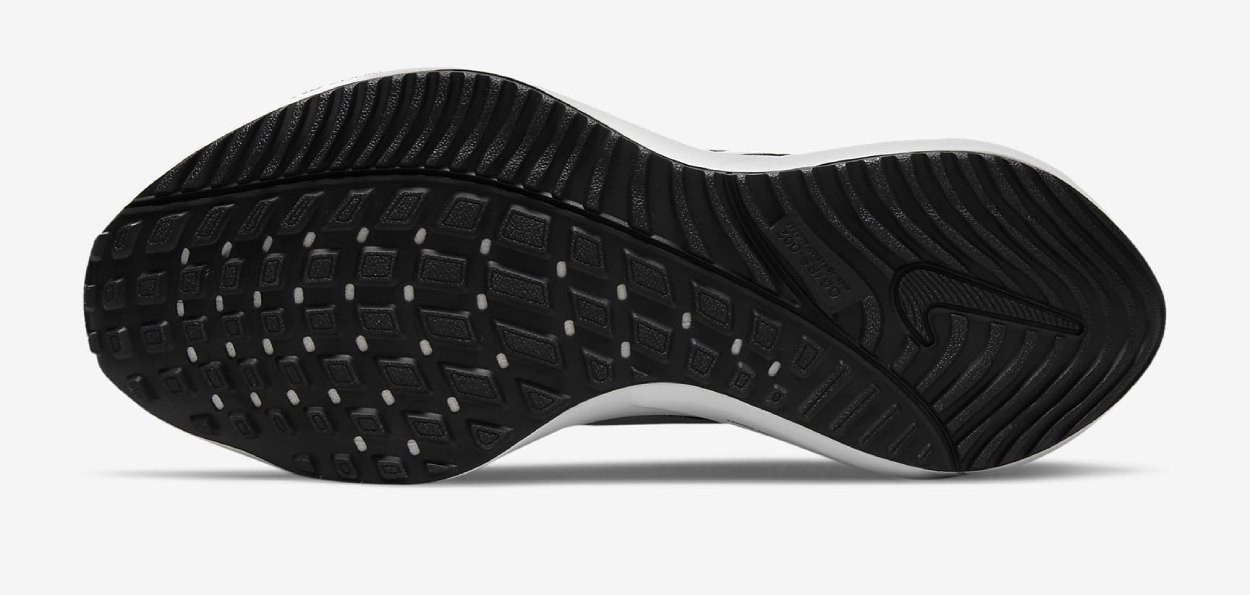 Muy enojado Igualmente lluvia Nike Air Zoom Vomero 16: características y opiniones - Zapatillas running |  Runnea