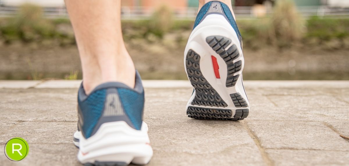 Cómo saber tienes pisada pronadora y qué zapatillas comprar para correr?