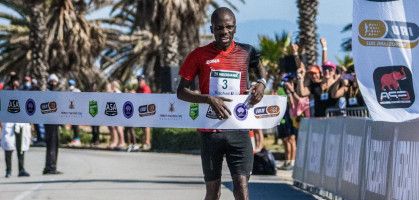 Stephen Mokoka bate el récord del mundo de 50 km con las Nike Vaporfly 2