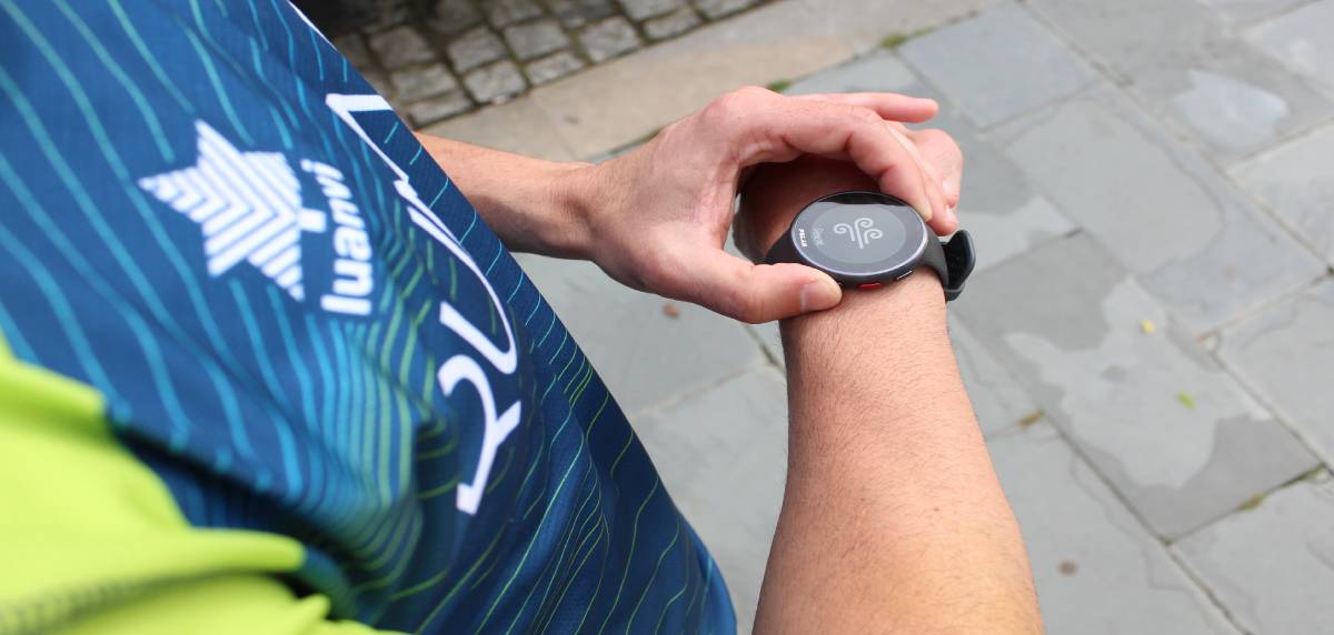 Polar Pacer Pro Advanced - Reloj inteligente ultraligero con  GPS para corredores con programa de entrenamiento y herramientas de  recuperación; S-L, para hombres o mujeres, dorado champán : Deportes y  Actividades