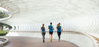 How many kilometers a week should you run to prepare for a marathon?