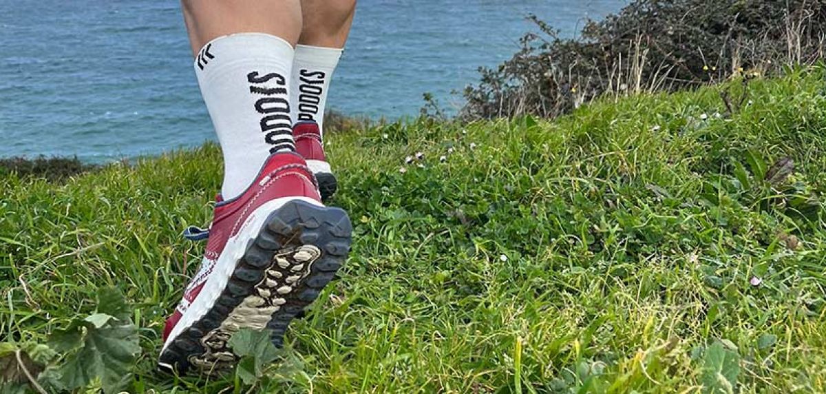 ¿Cómo unos calcetines para runners pueden maximizar tu experiencia en carrera? ¡Analizamos los calcetines biomecánicos PODOKS!