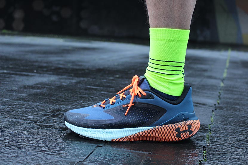 Runner profile of the Under Armour HOVR Machina 3 Storm