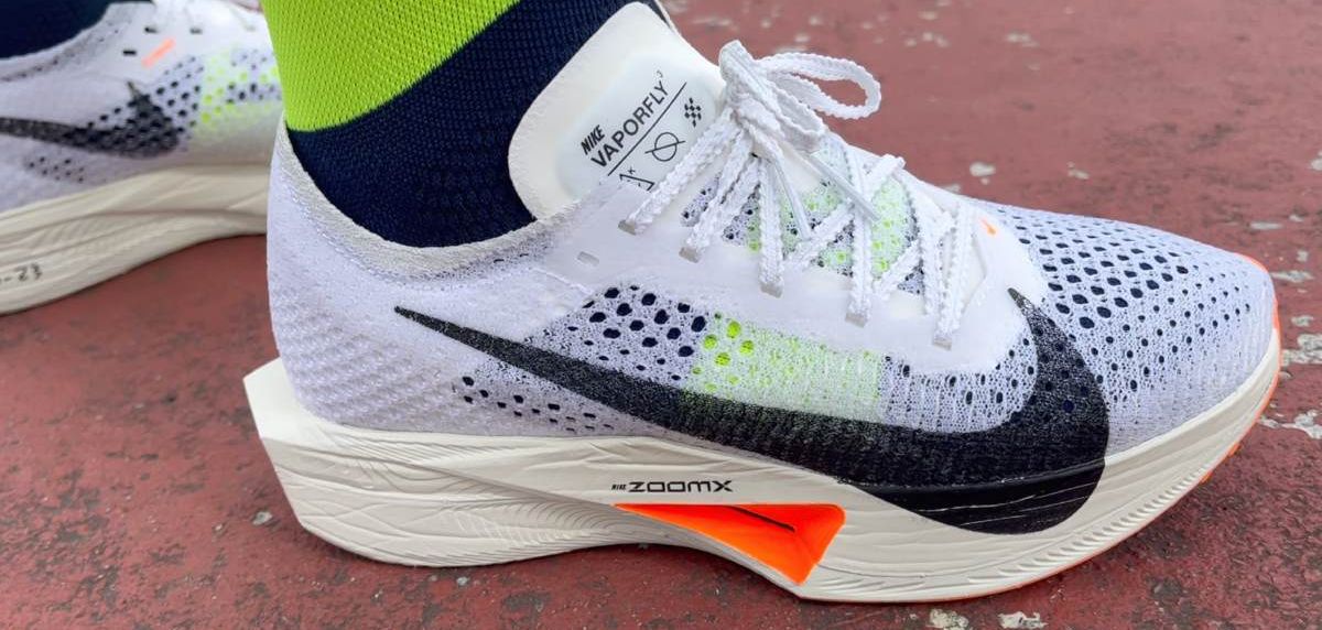protestante Tiranía Preescolar Ayudan las zapatillas con placa de carbono a mejorar el rendimiento en  runners populares sin una