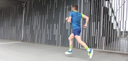 ¿Qué debe hacer un corredor/a principiante para mejorar su rendimiento y pasar al siguiente nivel de entrenamiento?