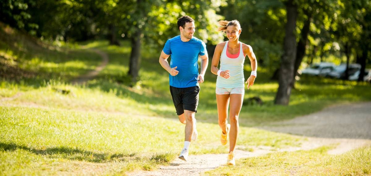 ¿Sientes las piernas pesadas al correr? Aquí te explicamos por qué y cómo remediarlo