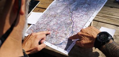 Técnicas de navegación en trail running: cómo orientarte en senderos y rutas complejas