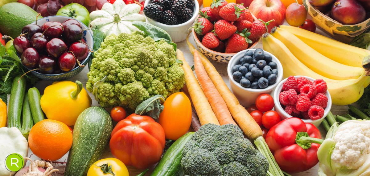 Frutas de temporada recomendadas en verano: fresas, mango, piña, sandía, melón