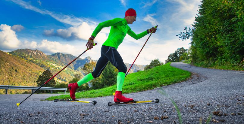 Benefici dello sci a rotelle per il trail running: allenamento