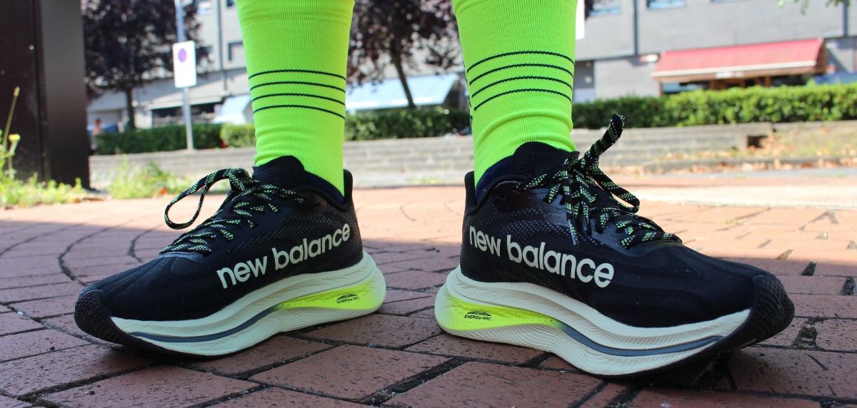 Os 6 sapatilhas de treino diário da New Balance que o farão dar o seu melhor na estrada.