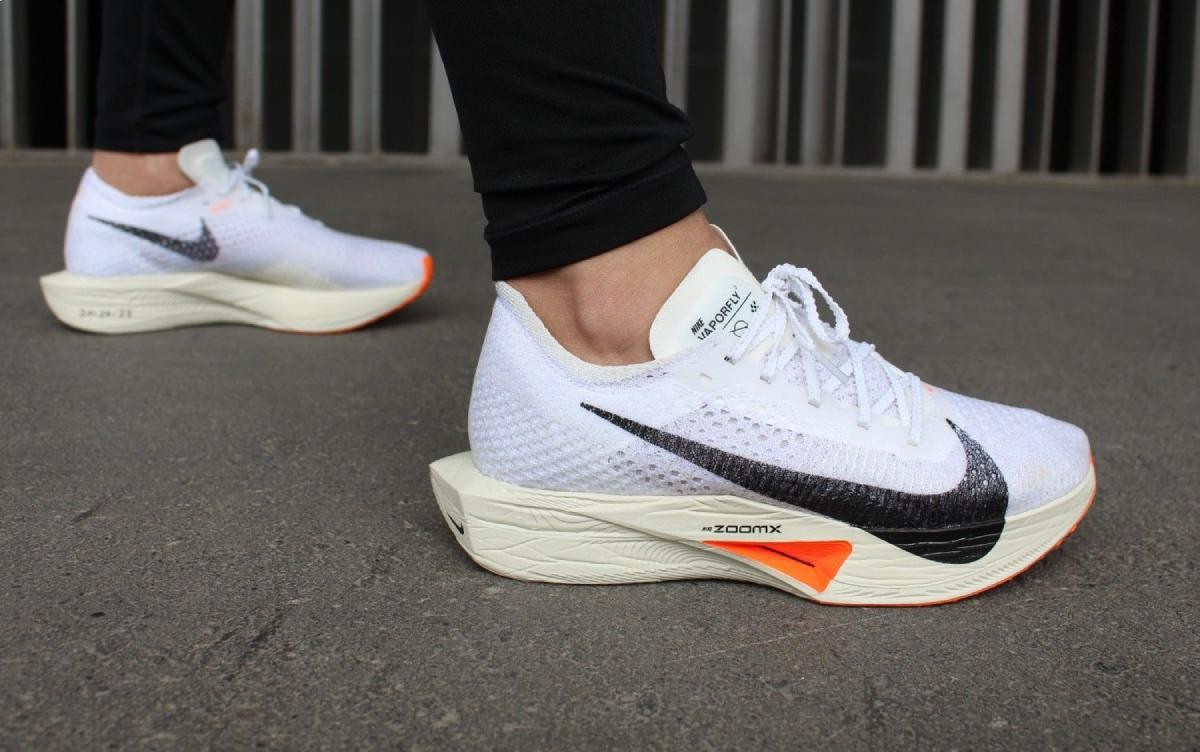 Battle of giants: On Cloudboom Echo 3 vs Nike Vaporfly 3 - Which is the best carbon plate shoe of 2023