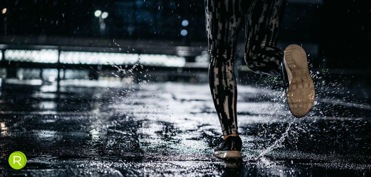 Scarpe running per correre sotto la pioggia - Indossare calzini di qualità e specifici per la corsa