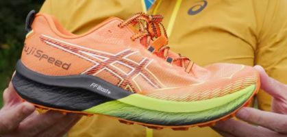 Asics Fujispeed 2: Notable altísimo, para una zapatilla de trail con placa de carbono con la que vas a volar