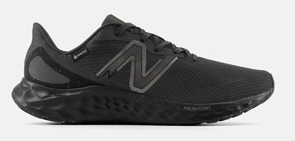 These New Balance shoes have Gore Tex and are for 55 €, they will fly