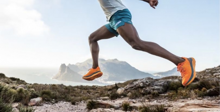 Zapatillas con placa de carbono para trail running: Hoka