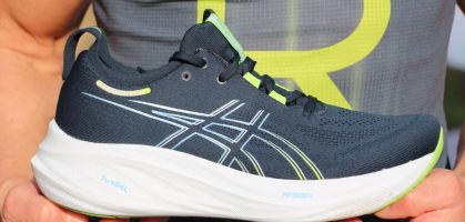 Analizamos las ASICS Nimbus 26: Pequeñas mejoras para una gran zapatilla de amortiguación