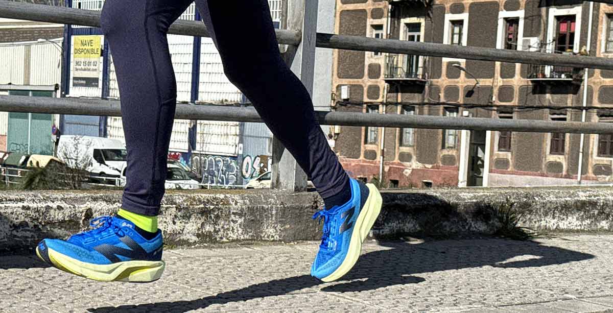 New Balance FuelCell Rebel v4, mixed running shoe
