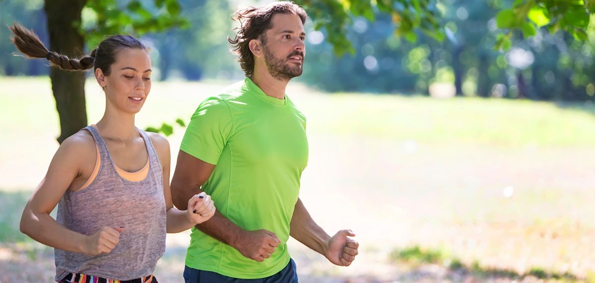 Was ist Spirulina und welche Vorteile hat es für den Laufsport: Paar