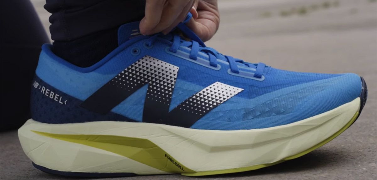 Pourquoi la nouvelle New Balance FuelCell Rebel v4 est-elle la chaussures de running qui fait des vagues dans la communauté des coureurs ?