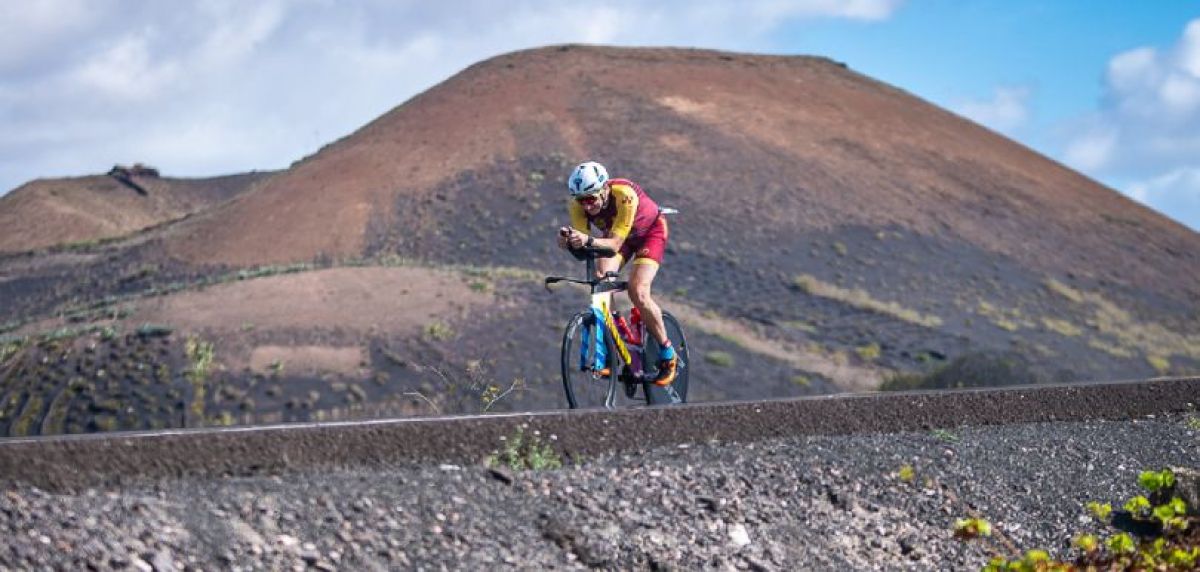 Ocean Lava Lanzarote 2024, a magical and wild triathlon in the canary paradise