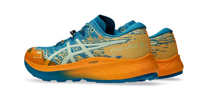 ASICS Fuji Lite 5: Heel cup