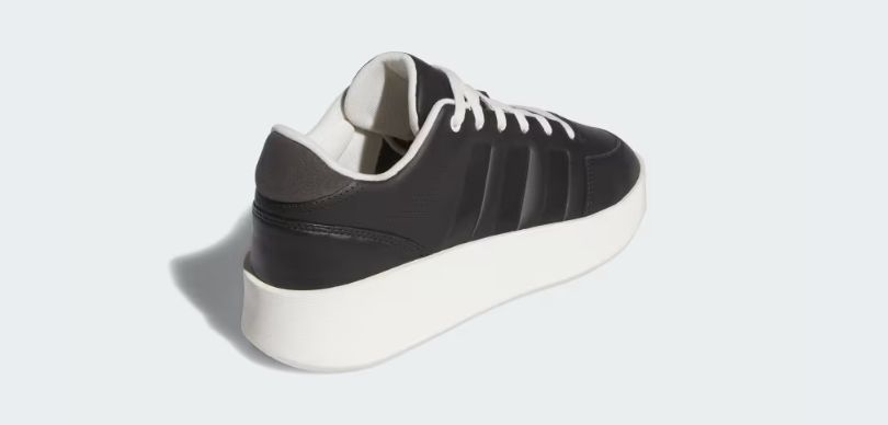 Adidas Mullaly Low: Coupe du talon