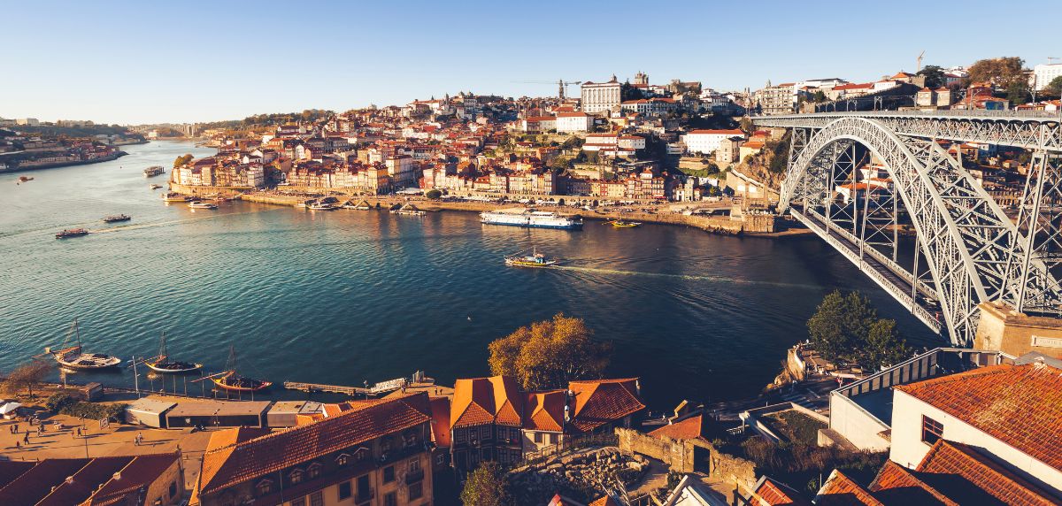 Active tourism in Porto: discover the city on foot