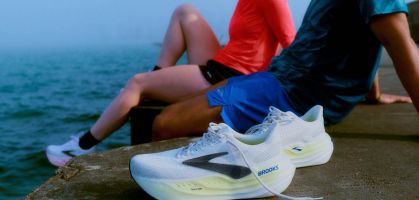 Running shoes for wide-footed runners