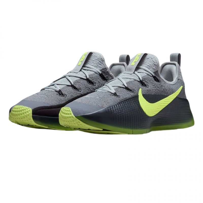 Nike LeBron TR 1