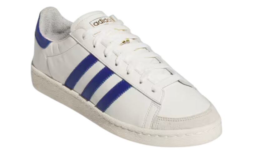 Die Highlights des neuen adidas Jabbar Low