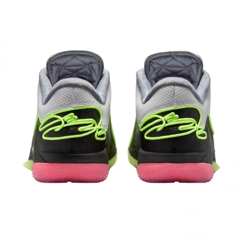 Nike LeBron XXII