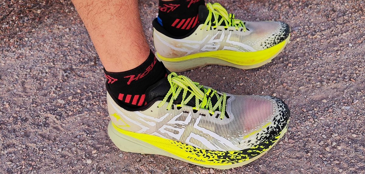 Le 13 migliori scarpe da trail running con piastra nel 2024