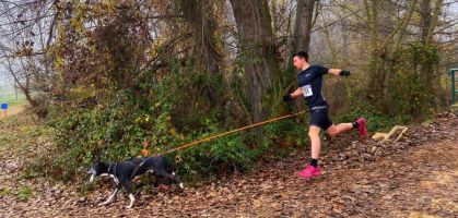 Hablamos con Andoni Isusi, referencia del canicross, para conocer todas las claves de correr con perro en la alta competición