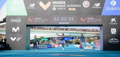 Clasificación Maratón Valencia 2024: Sebastian Sawe (2:02:06), mejor marca del año en 42k con Nike por delante de adidas