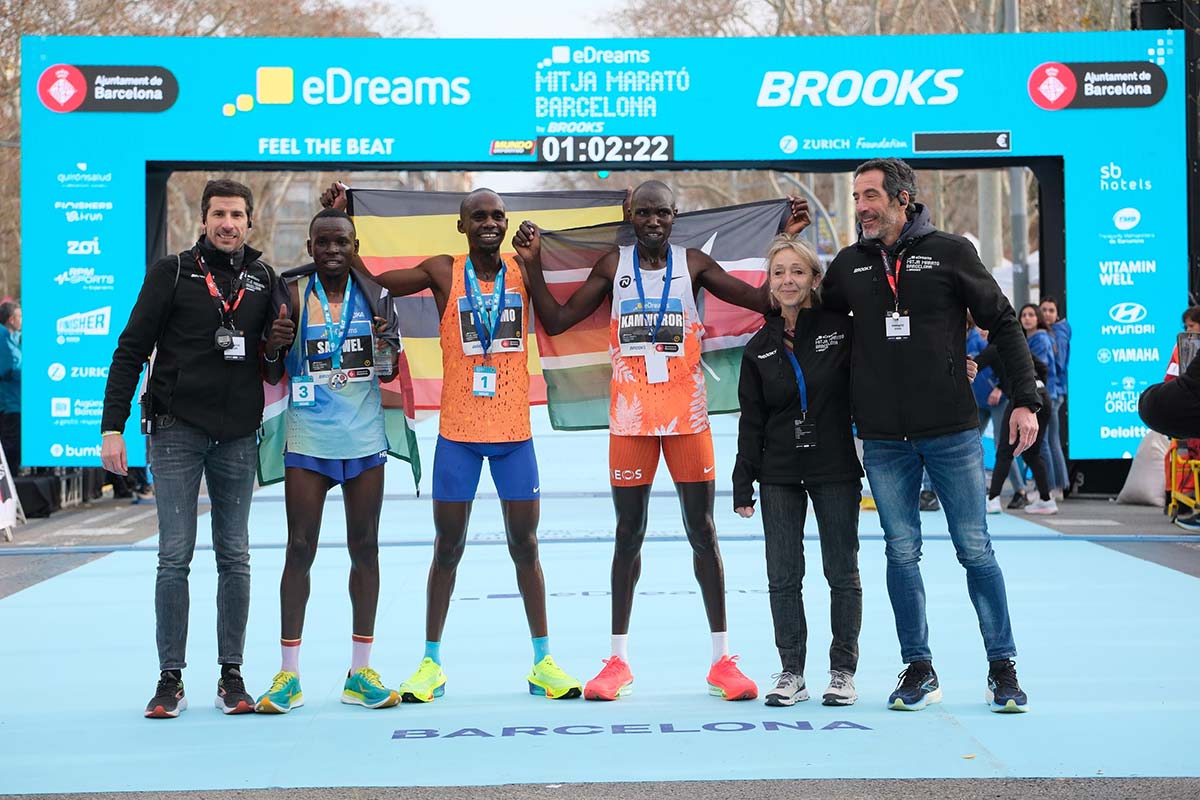 Kiplimo domina de principio a fin en Barcelona